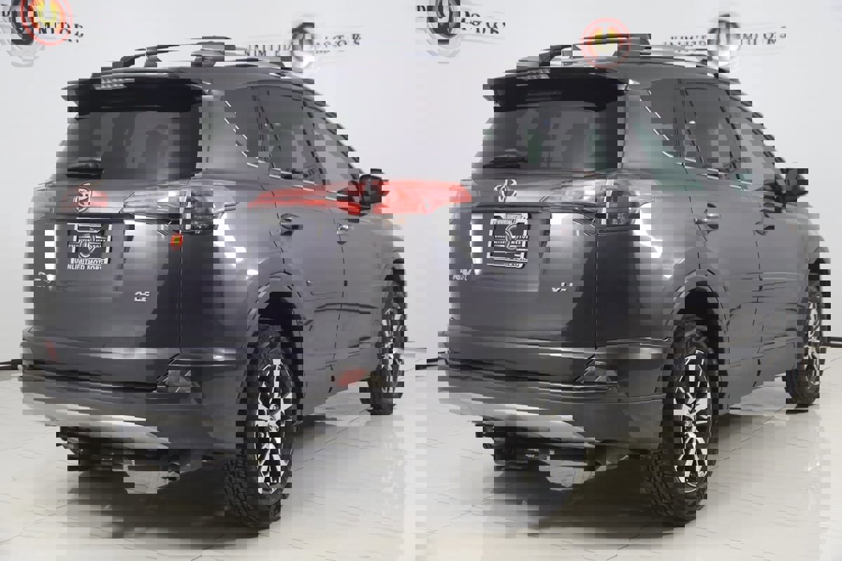 Used 2017 Toyota RAV4 XLE image 3