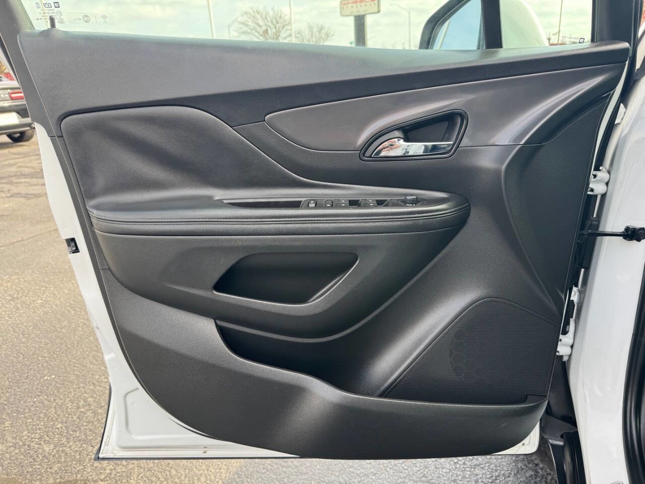 Used 2018 Buick Encore Preferred image 29