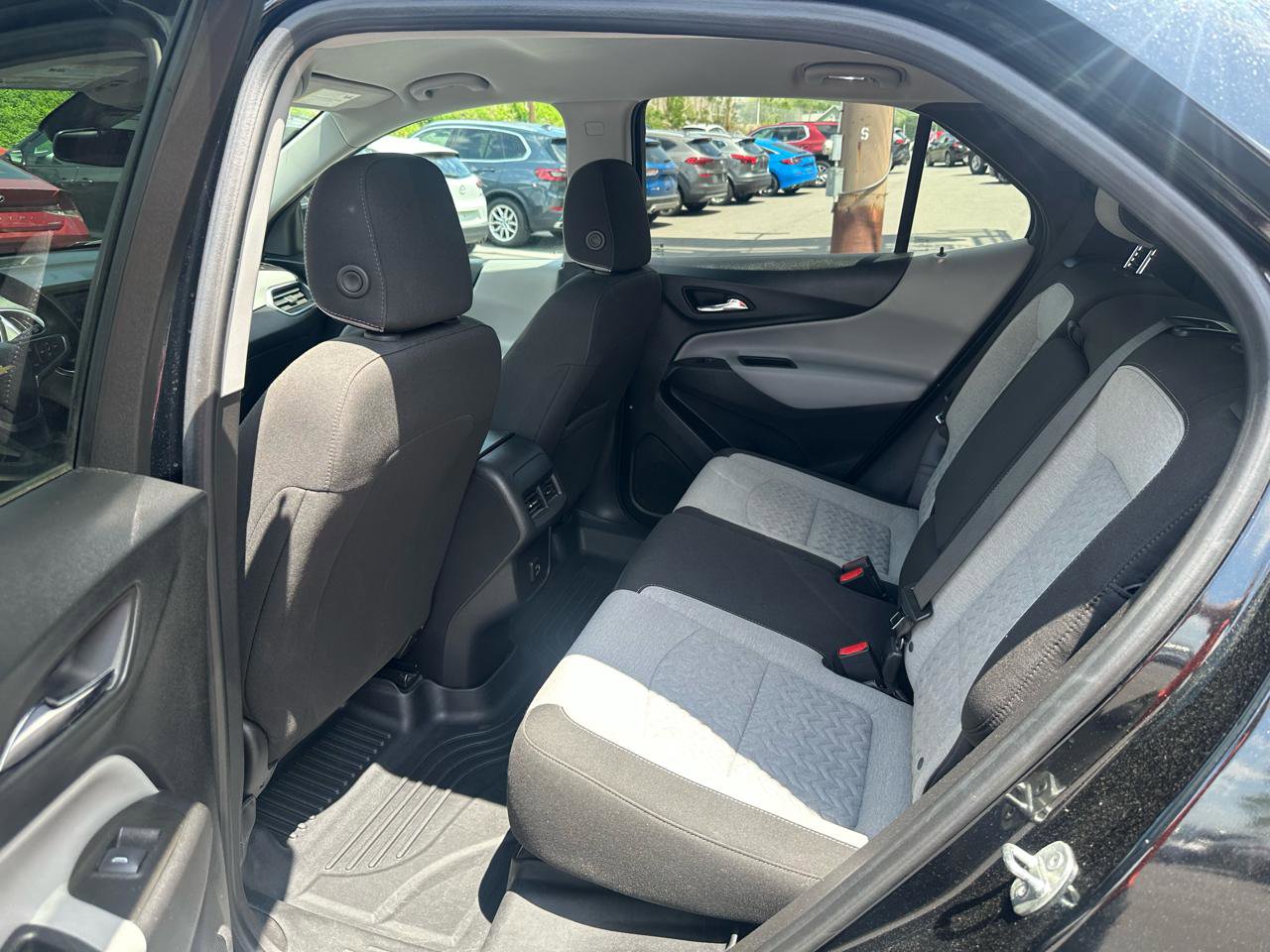 Used 2023 Chevrolet Equinox LS w/ LS Convenience Package AWD/4WD image 12