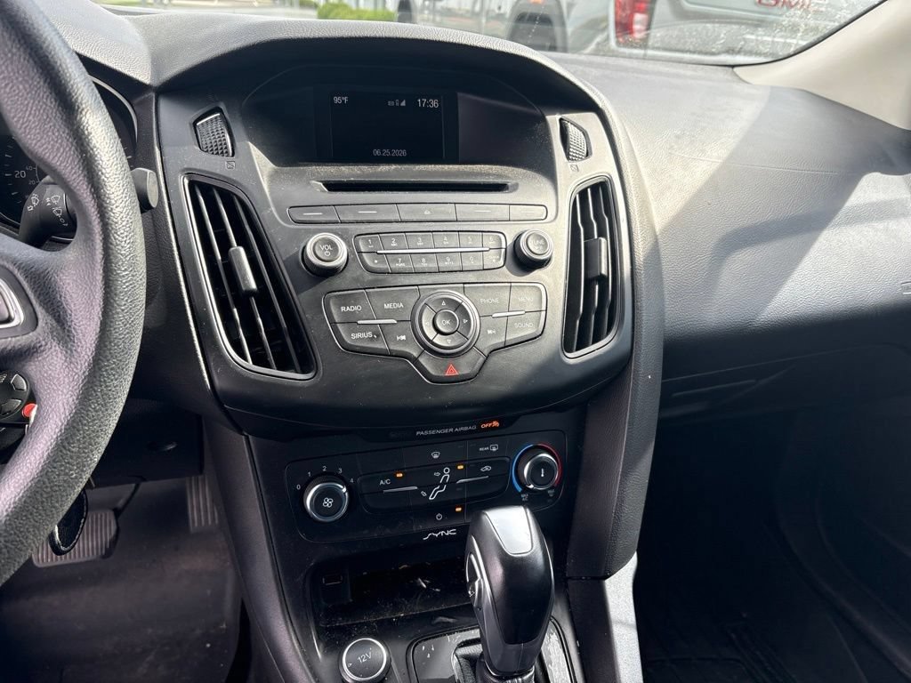 Used 2015 Ford Focus SE FWD image 8
