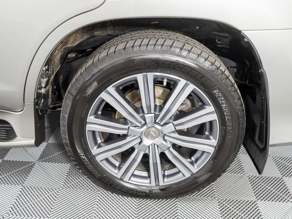 Used 2016 Lexus LX 570 4WD w/ Luxury Package image 31
