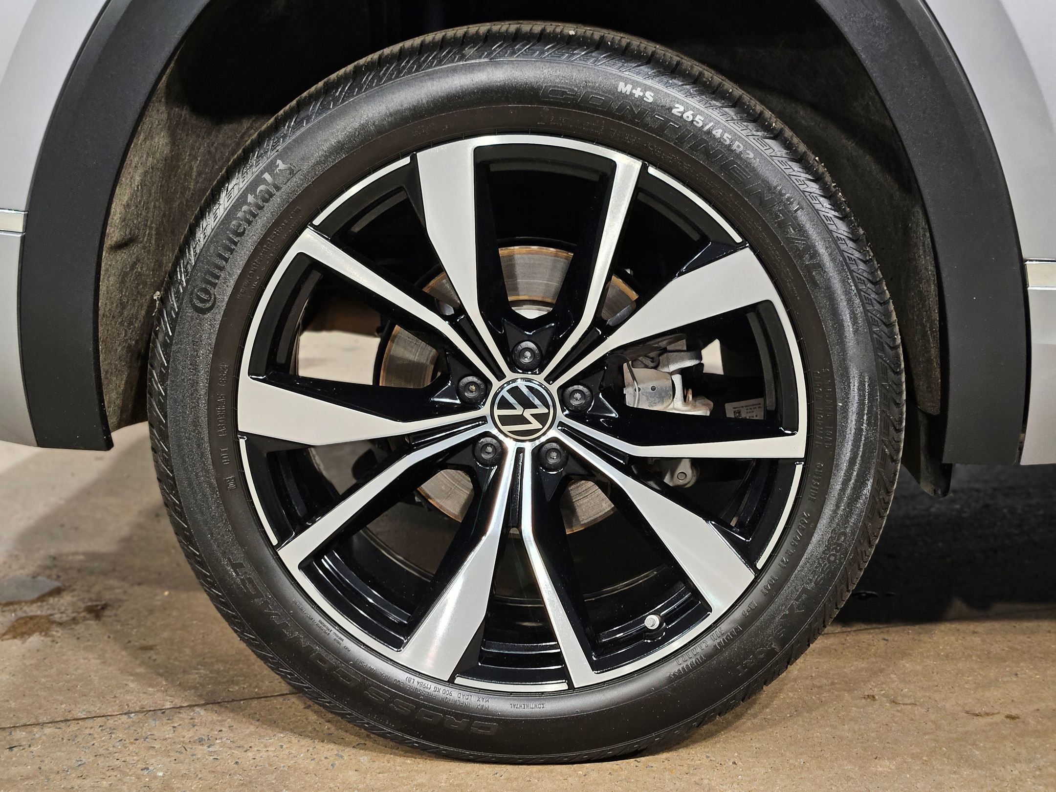 Used 2024 Volkswagen Atlas SEL Premium R-Line AWD/4WD image 17