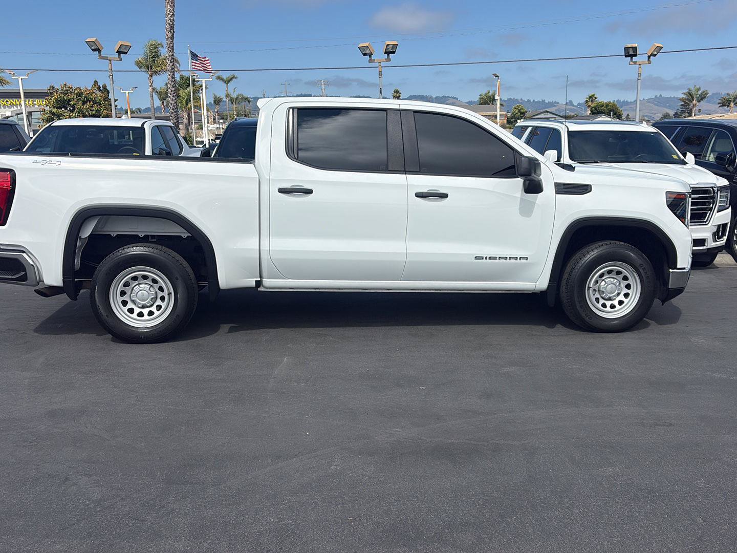 Used 2023 GMC Sierra 1500 Pro AWD/4WD image 2