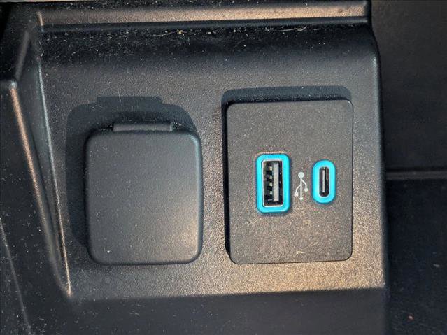 Used 2020 Ford Explorer Limited image 16