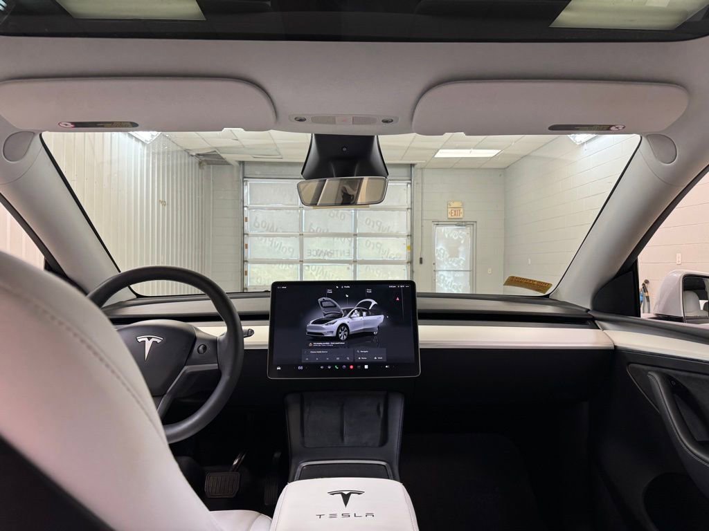 Used 2023 Tesla Model Y Long Range AWD/4WD image 21