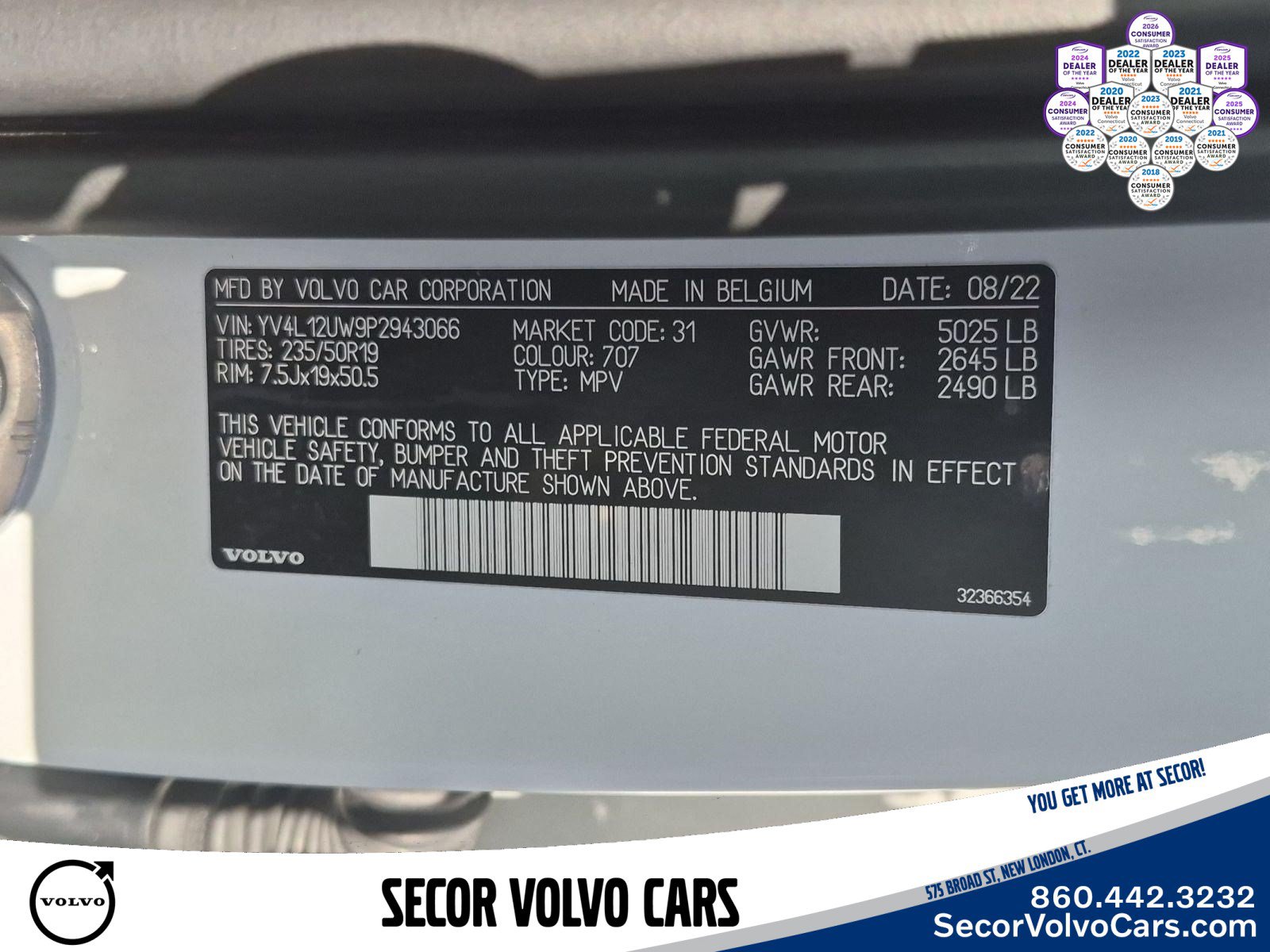 Used 2023 Volvo XC40 B5 Plus w/ Driver Assist Package AWD/4WD image 27