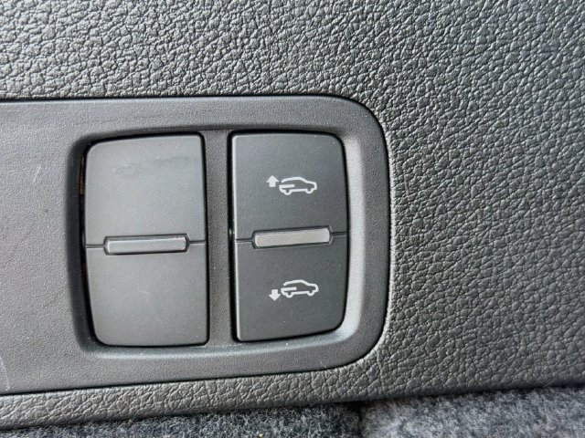 Used 2024 Audi SQ5 Prestige AWD/4WD image 13