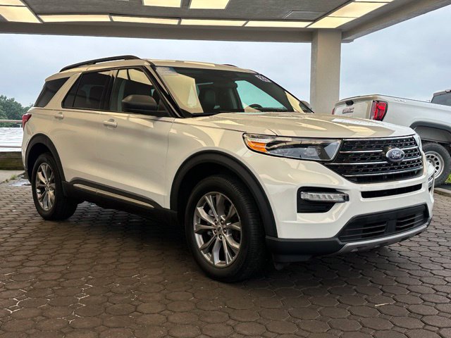 Certified 2023 Ford Explorer XLT w/ Equipment Group 202A AWD/4WD image 31