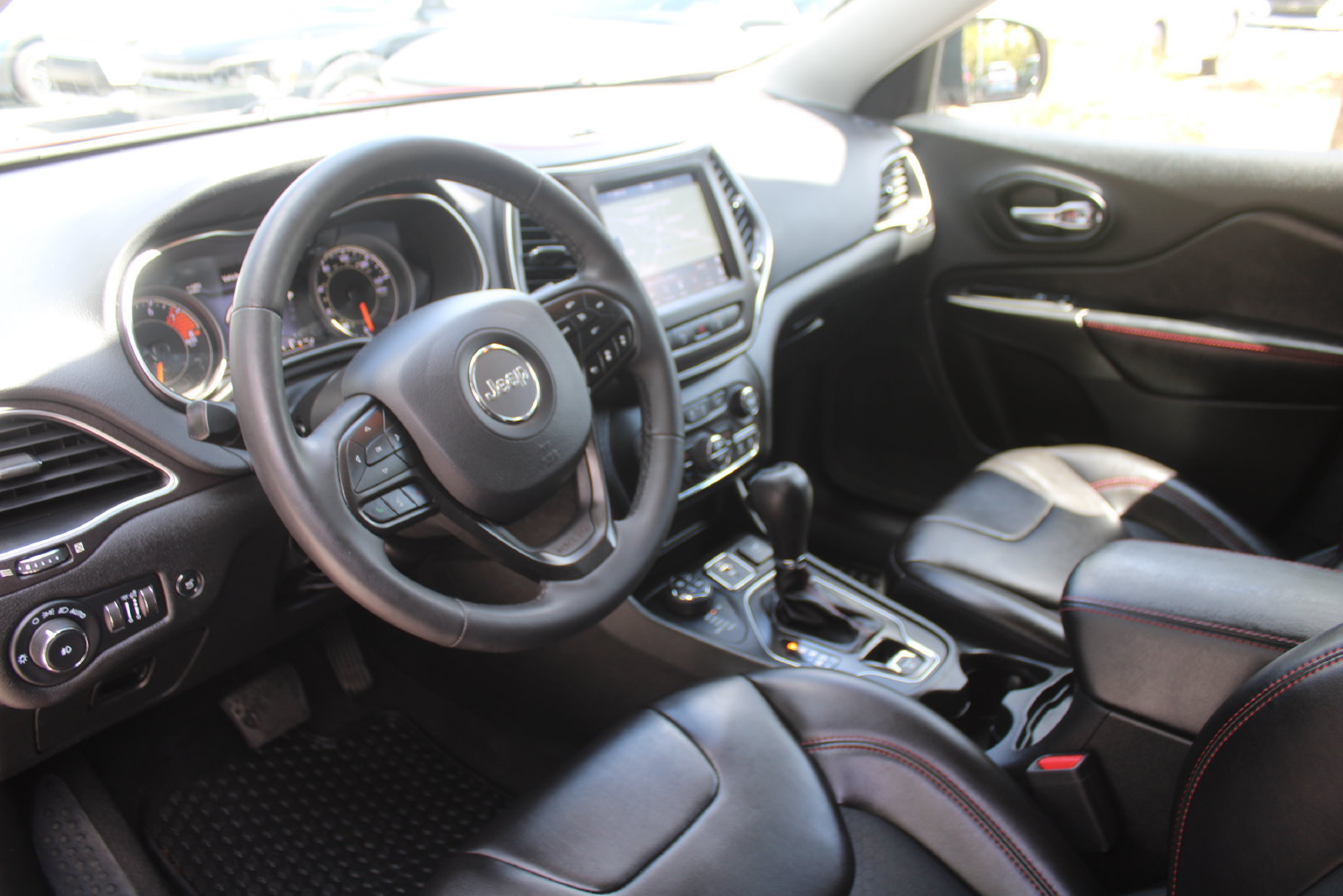 Used 2021 Jeep Cherokee Trailhawk w/ Sun, Sound & Nav Group AWD/4WD image 22