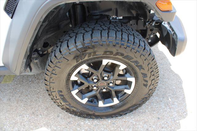 Certified 2026 Jeep Gladiator Rubicon AWD/4WD image 15