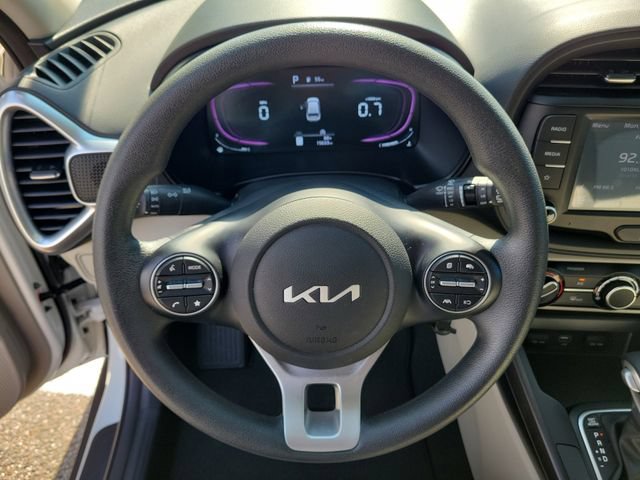 Used 2025 Kia Soul LX w/ LX Technology Package FWD image 21