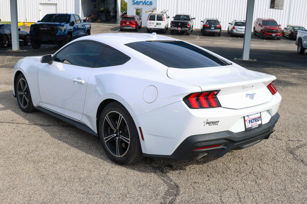 Used 2024 Ford Mustang Premium RWD image 4