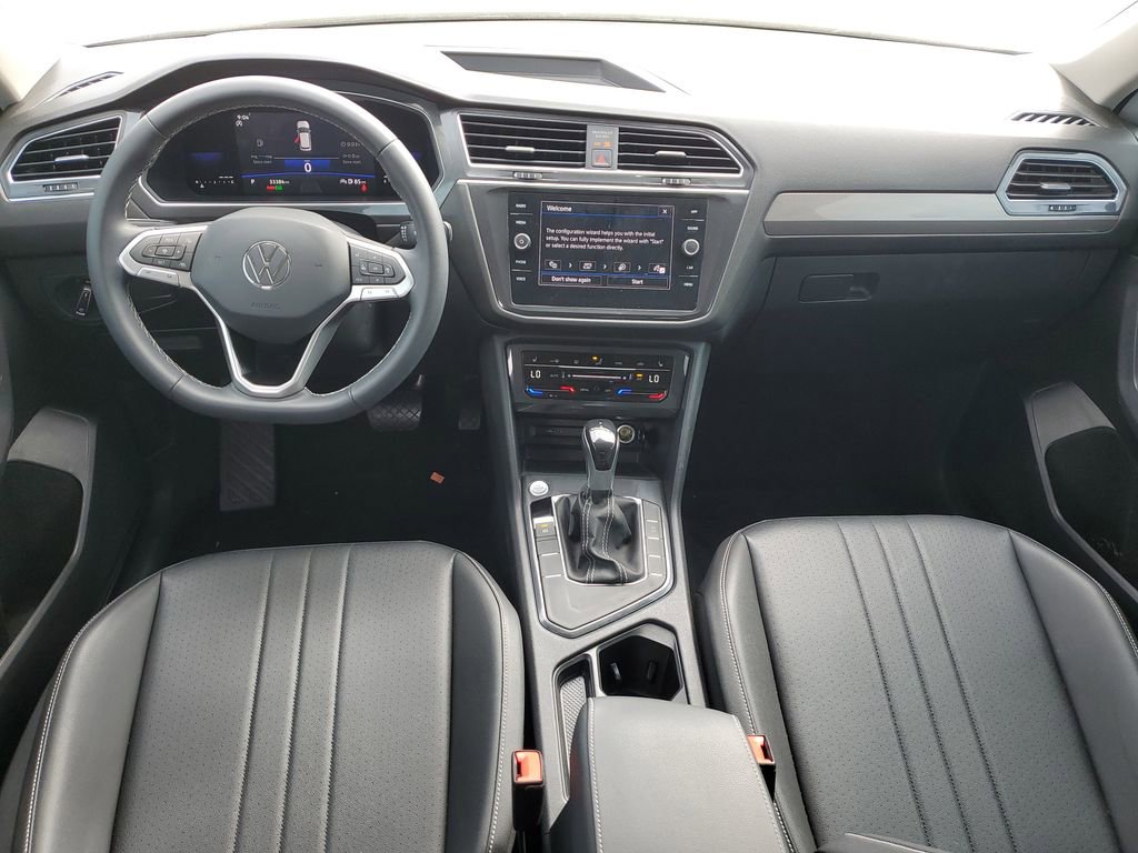 Used 2023 Volkswagen Tiguan SE image 12
