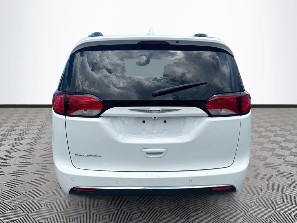 Used 2019 Chrysler Pacifica Touring-L Plus w/ Advanced Safetytec Group FWD image 7
