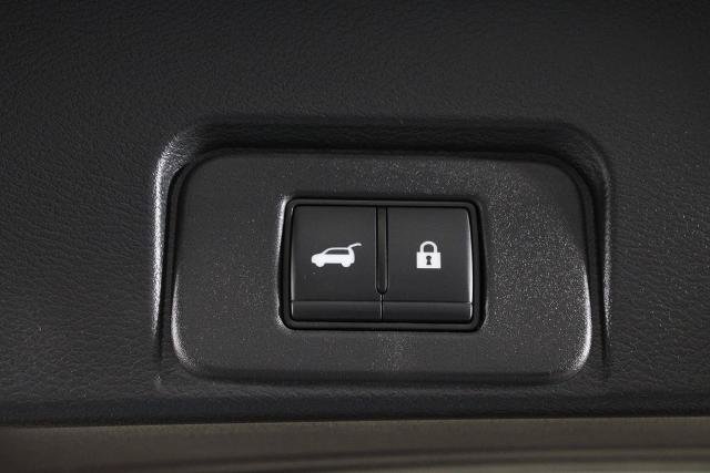Certified 2023 Nissan Rogue Platinum w/ Platinum Premium Package FWD image 19