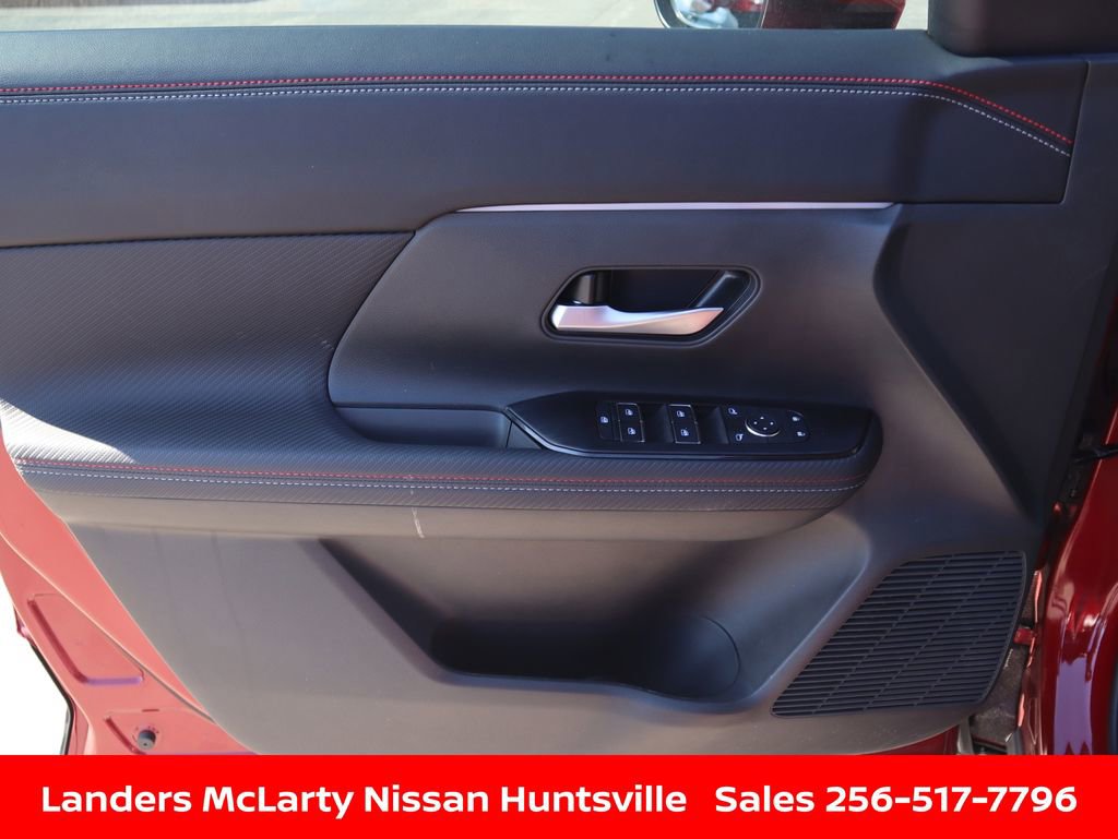 Used 2025 Nissan Kicks SV w/ Illumination Package image 20