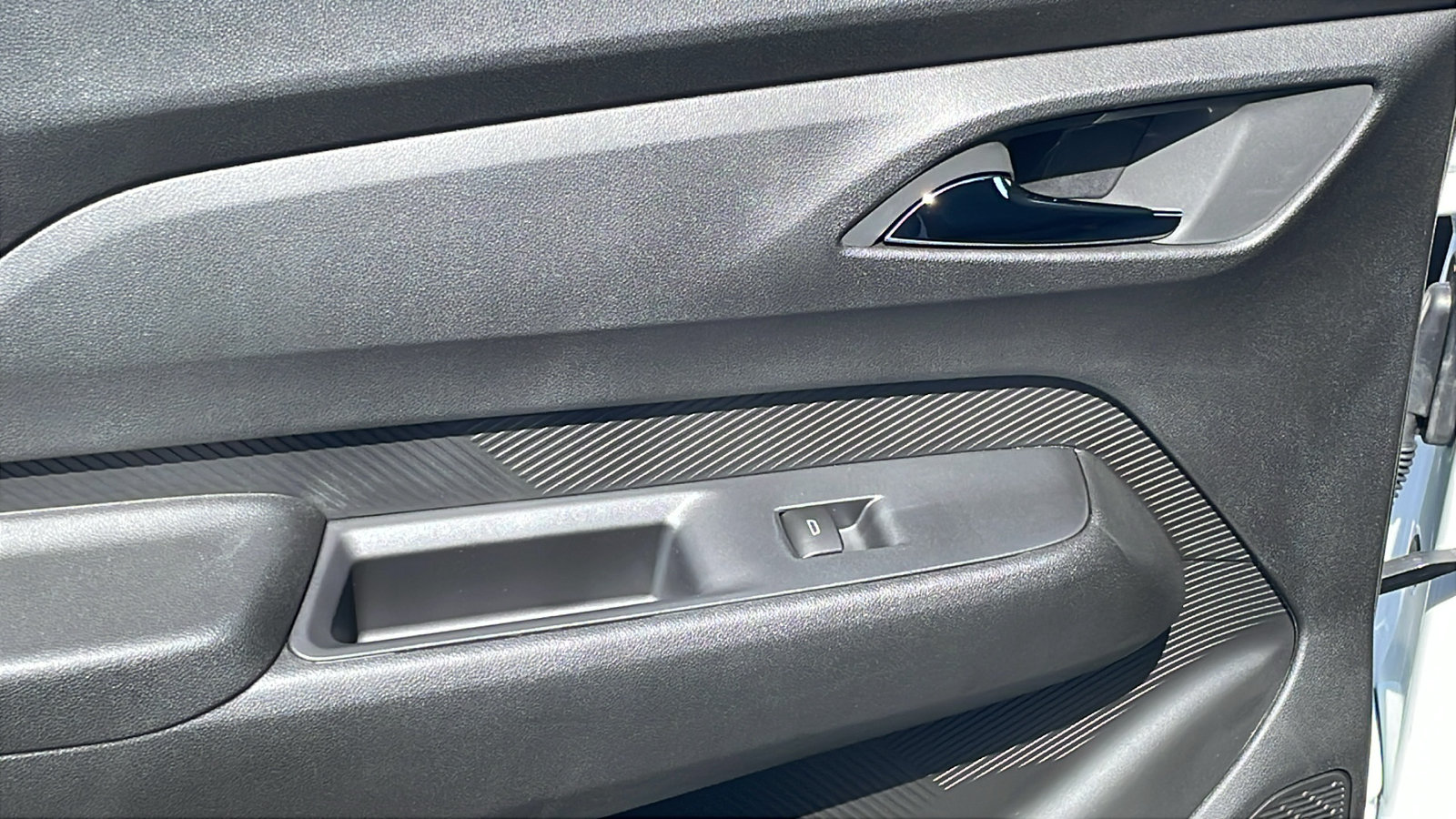 New 2027 Chevrolet Bolt LT w/ Comfort Package FWD image 12