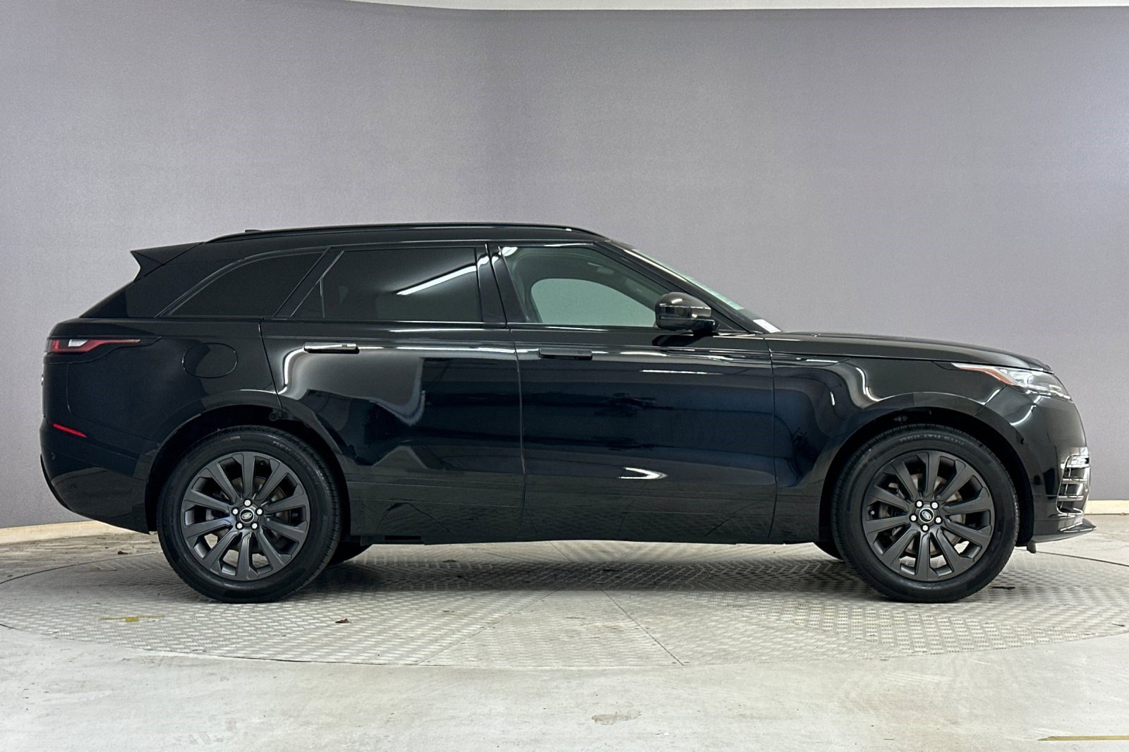 Used 2023 Land Rover Range Rover Velar R-Dynamic S image 8