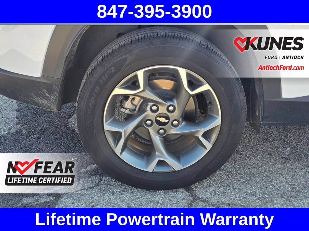 Used 2025 Chevrolet Trax LT FWD image 15