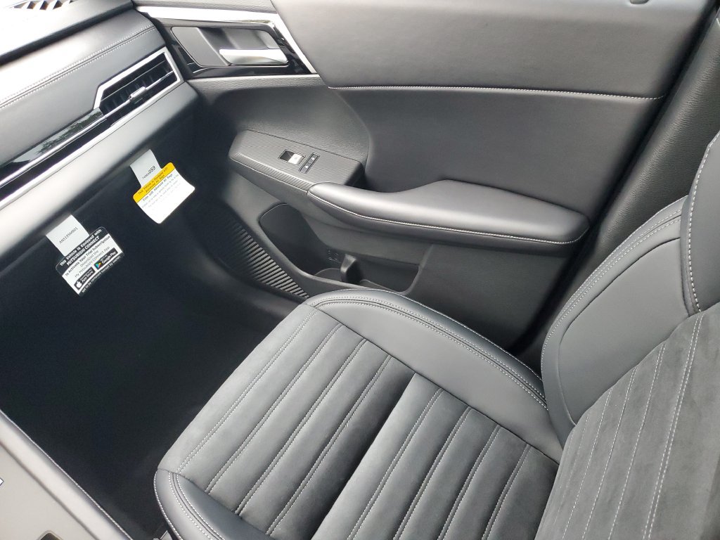 Used 2025 Mitsubishi Outlander SE AWD/4WD image 12