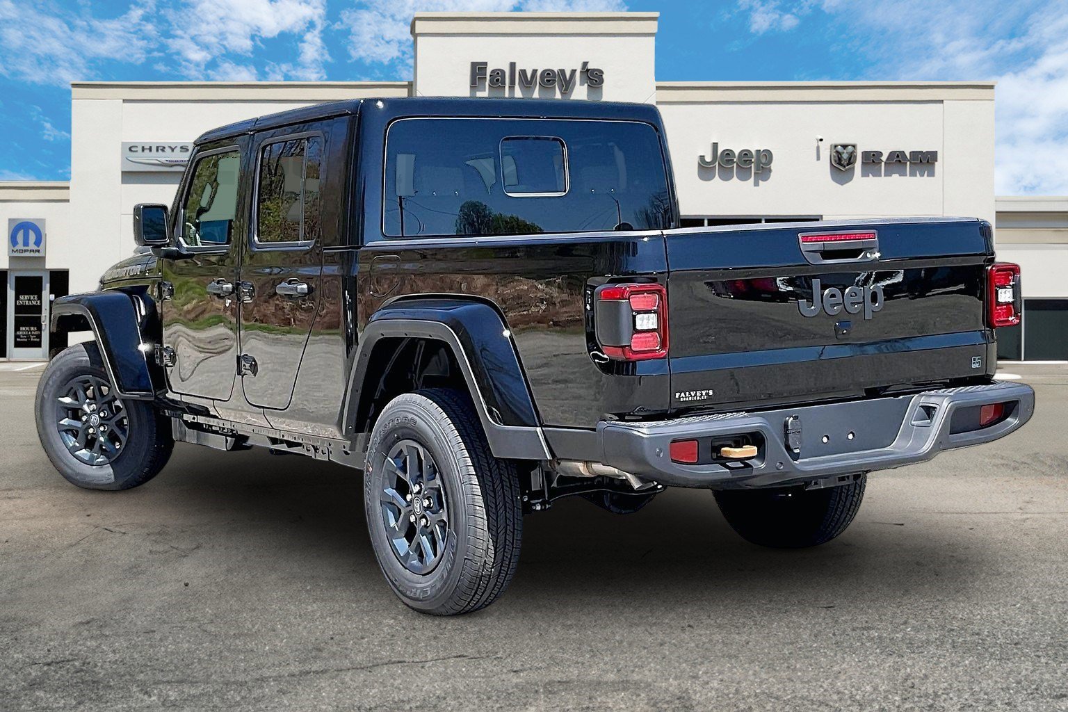 New 2026 Jeep Gladiator Sport AWD/4WD image 3