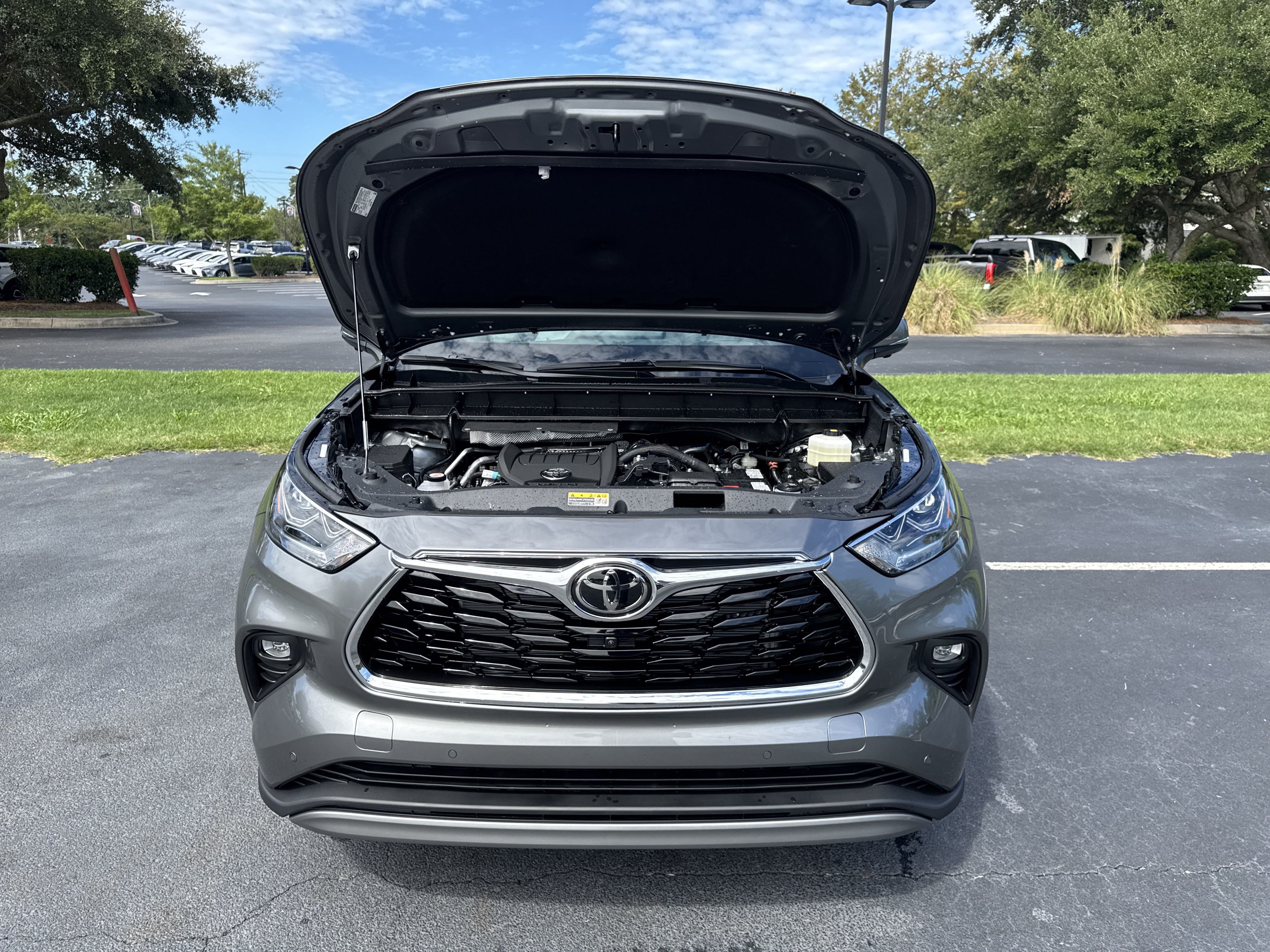 New 2025 Toyota Highlander Platinum AWD/4WD image 44