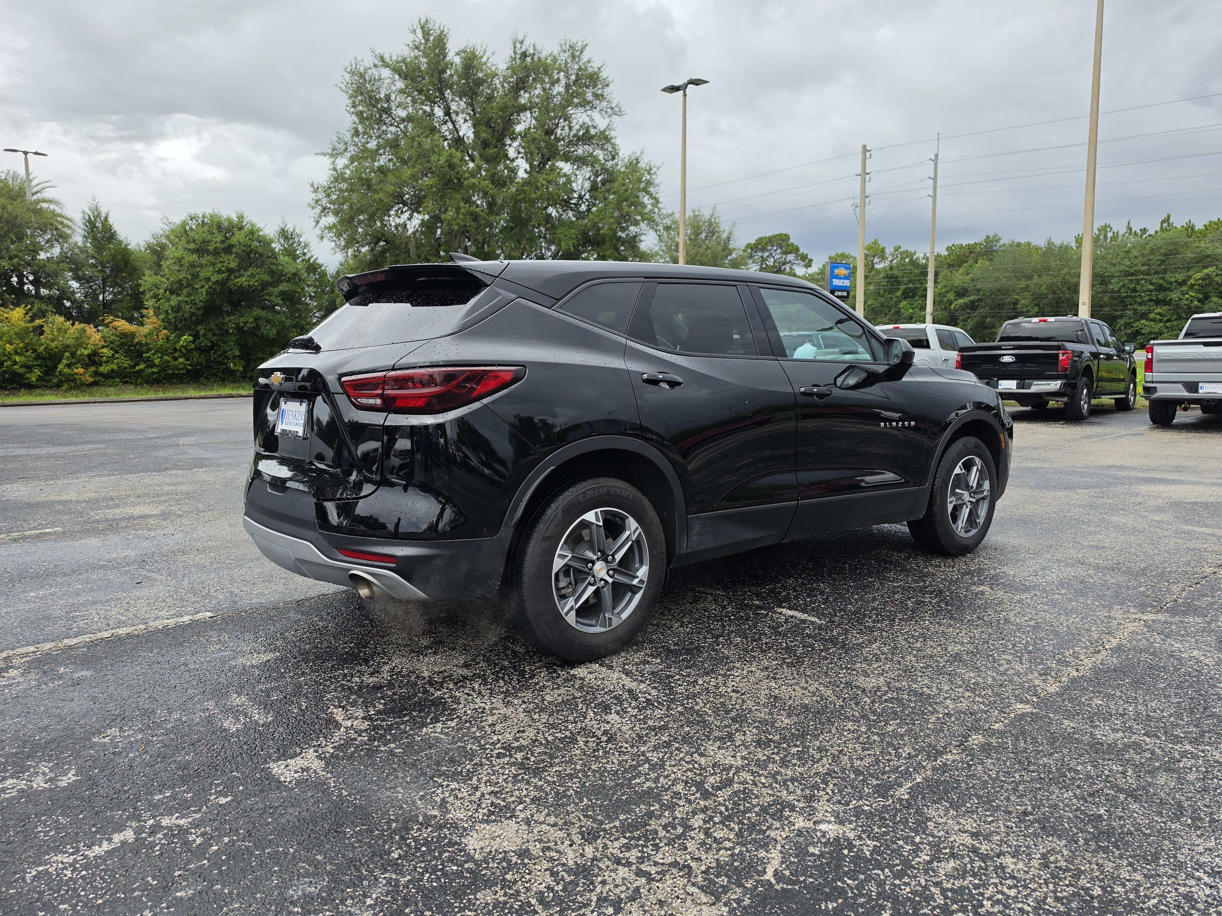 Used 2025 Chevrolet Blazer LT FWD image 4
