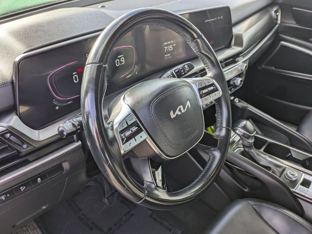 Used 2024 Kia Telluride S FWD image 16