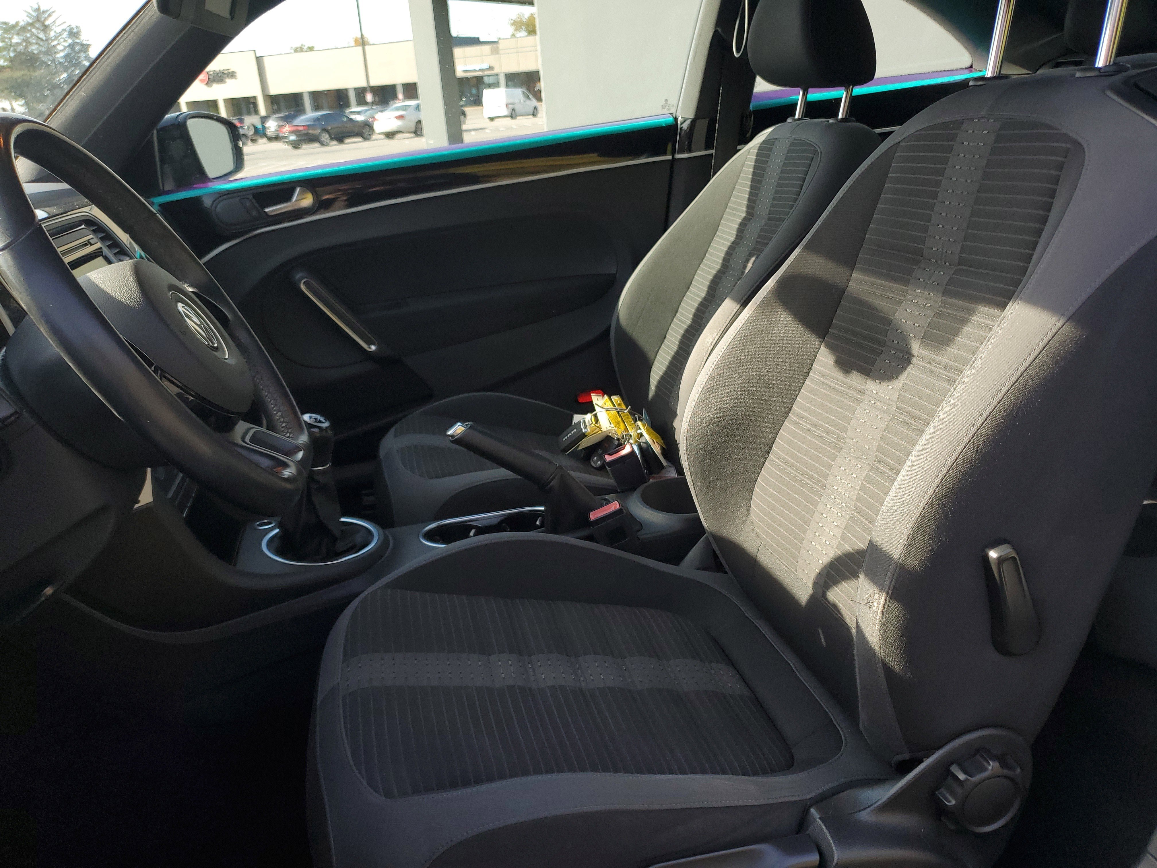 Used 2012 Volkswagen Beetle 2.0T image 27