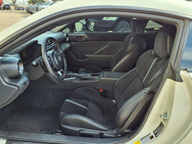Used 2025 Toyota GR86 Premium w/ Performance Package RWD image 18