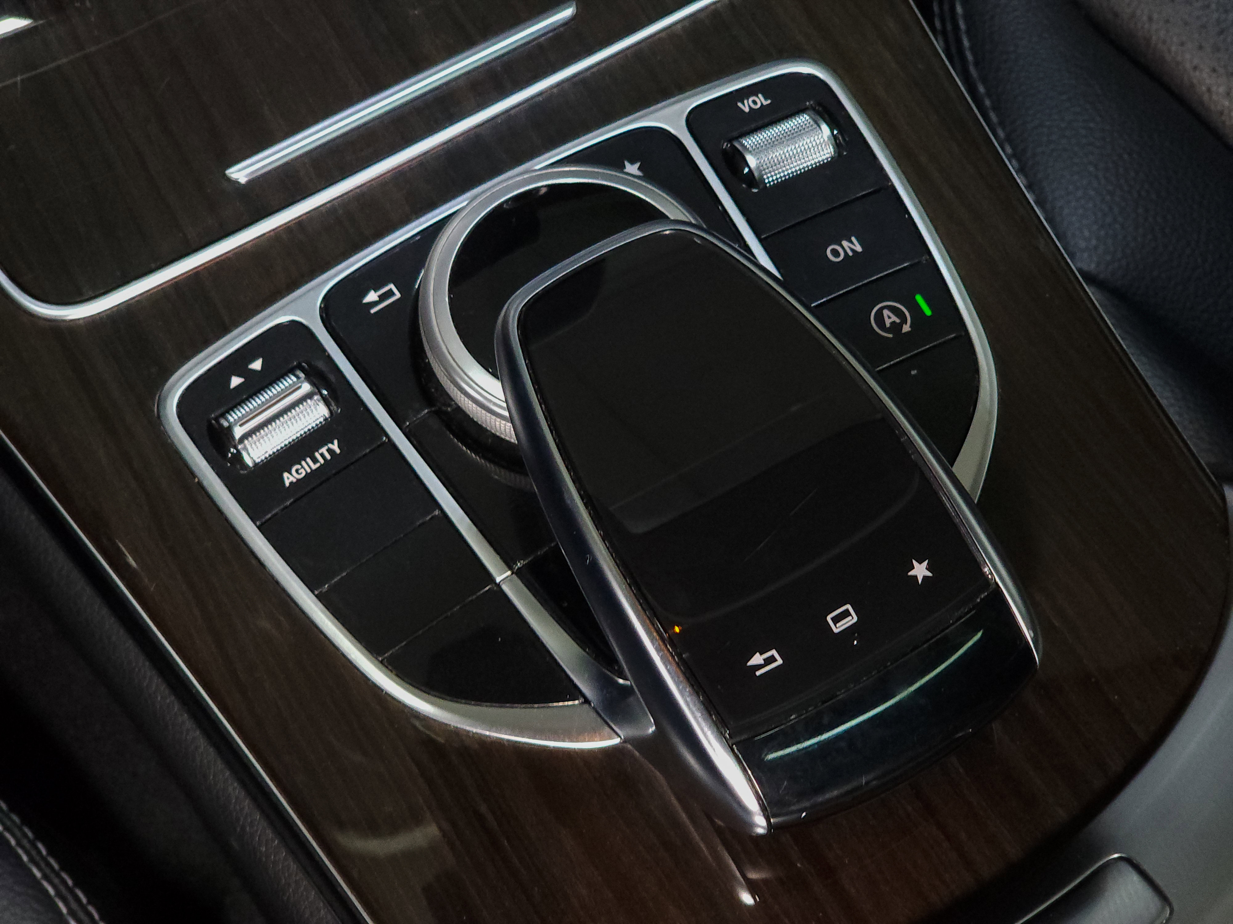 Used 2015 Mercedes-Benz C 300 4MATIC Sedan image 36