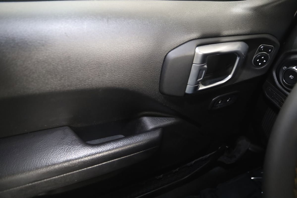 Used 2024 Jeep Wrangler Willys image 28