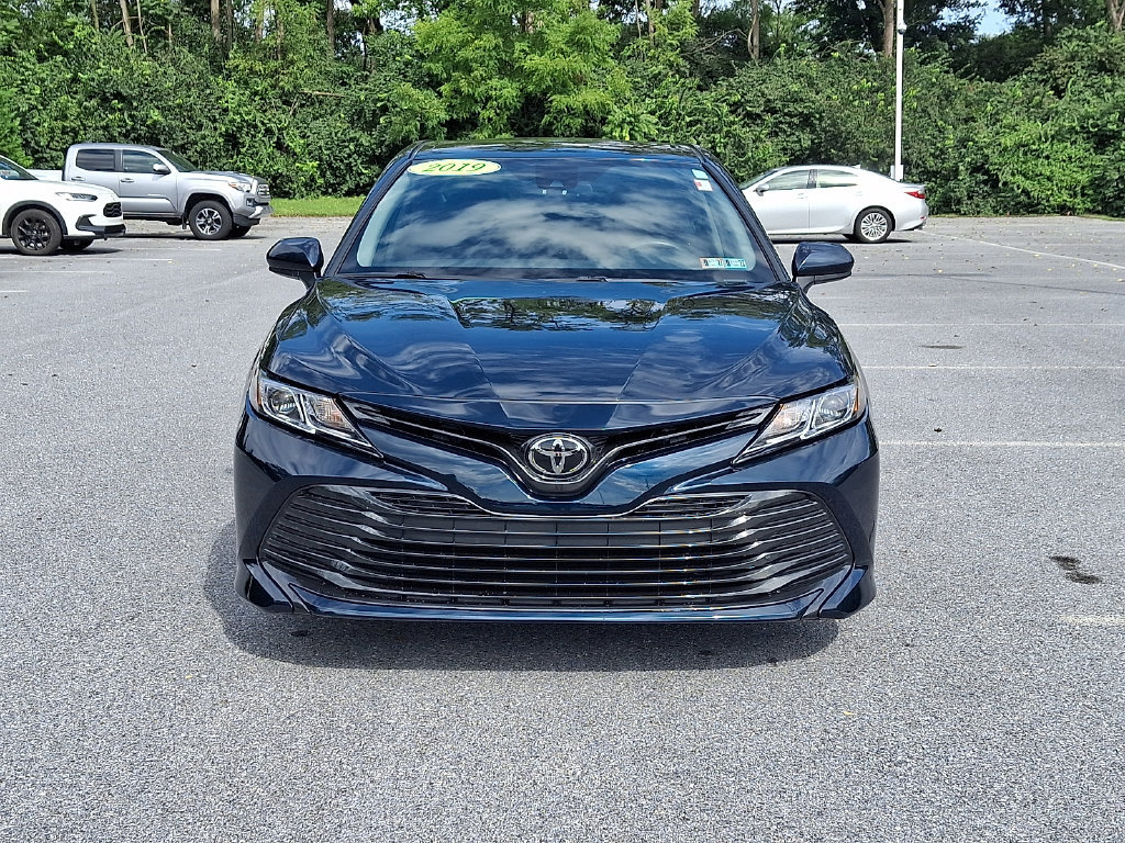 Used 2019 Toyota Camry LE w/ Convenience Package FWD image 2