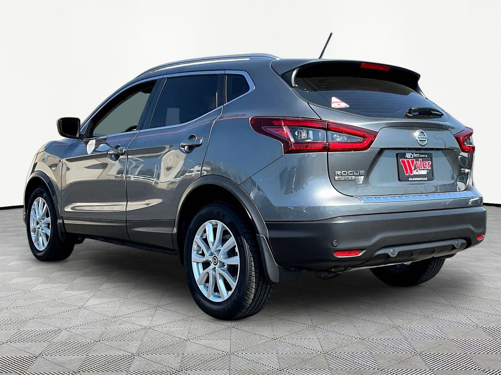 Used 2021 Nissan Rogue Sport SV AWD/4WD image 4