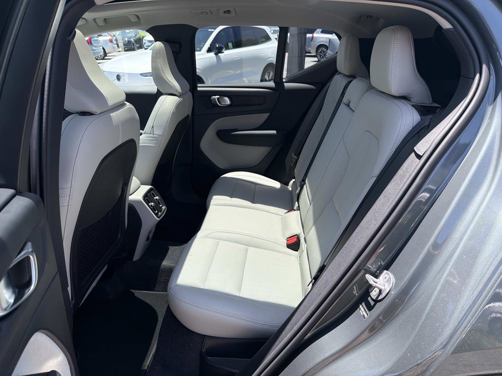 Used 2026 Volvo XC40 B5 Ultra w/ Climate Package AWD/4WD image 22