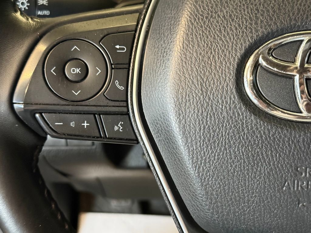 Used 2019 Toyota Camry SE FWD image 10