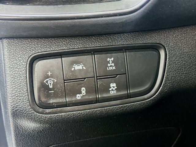 Used 2019 Hyundai Santa Fe SEL AWD/4WD image 13