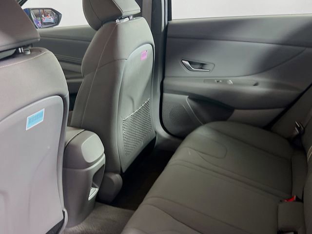 Used 2025 Hyundai Elantra SEL image 14