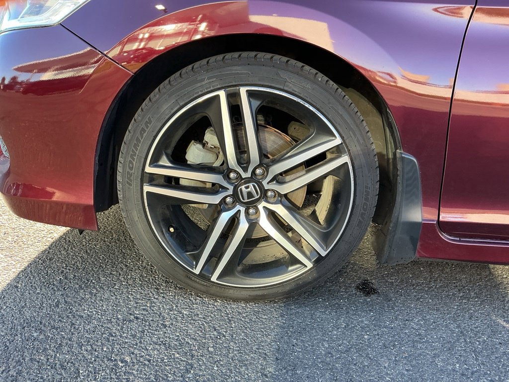 Used 2016 Honda Accord Sport image 2