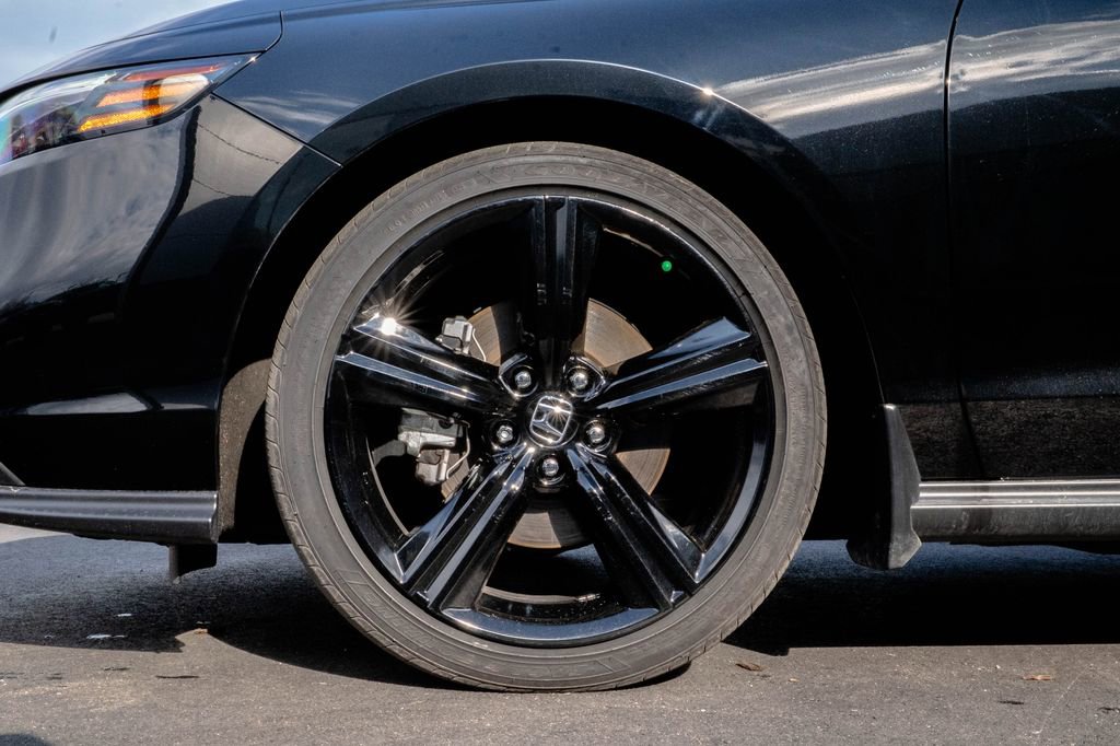 Used 2025 Honda Accord Sport image 11