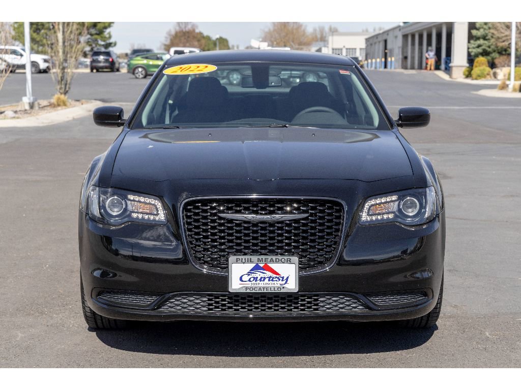 Used 2022 Chrysler 300 Touring w/ Sport Appearance Package image 8