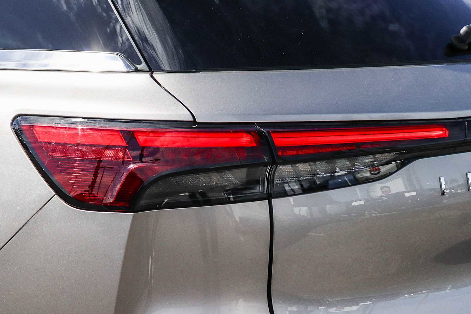 Used 2023 INFINITI QX60 Luxe w/ Cargo Package image 9