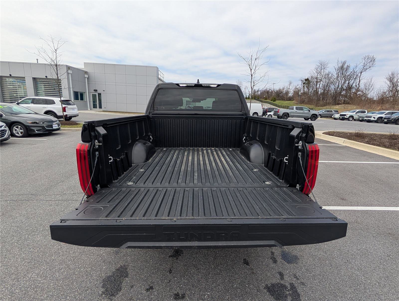 Used 2023 Toyota Tundra SR5 w/ SR5 Convenience Package AWD/4WD image 12