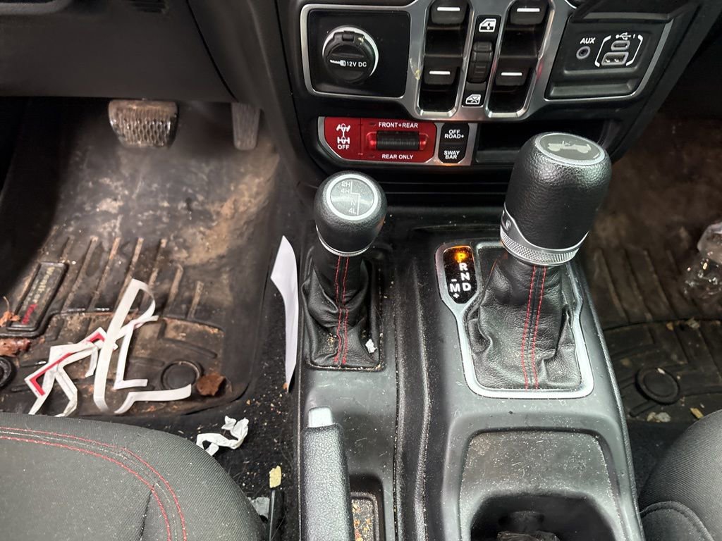 Used 2021 Jeep Wrangler Unlimited Rubicon w/ Xtreme Recon 35" Tire Package image 17