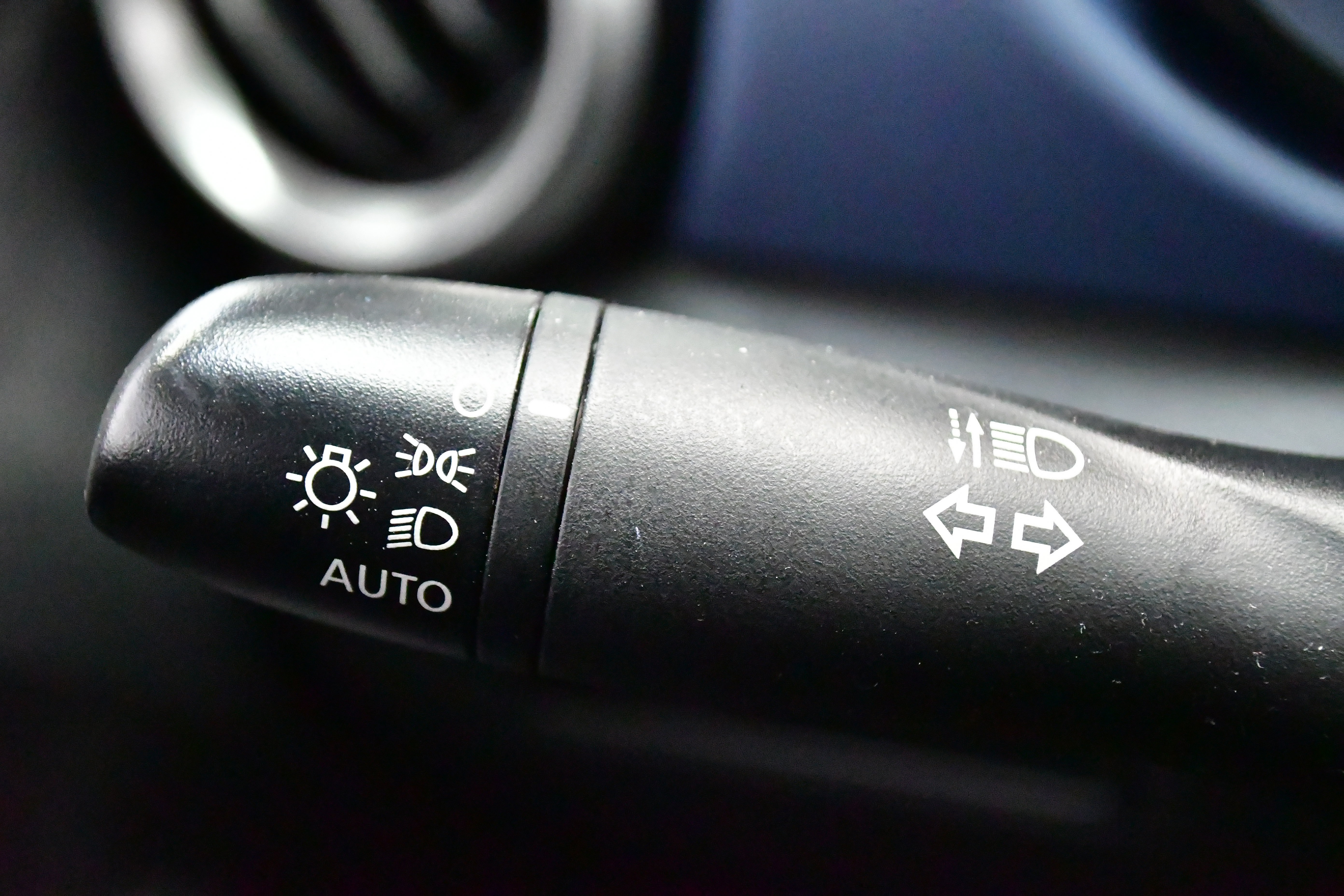 Used 2025 Nissan Versa SV image 19