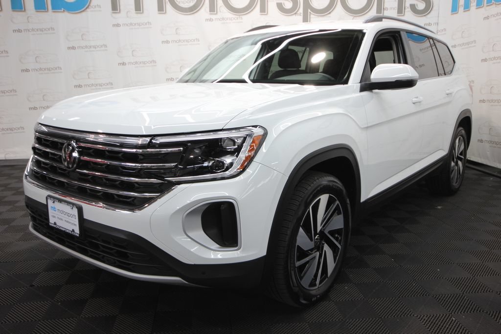 Used 2025 Volkswagen Atlas SE AWD/4WD image 1