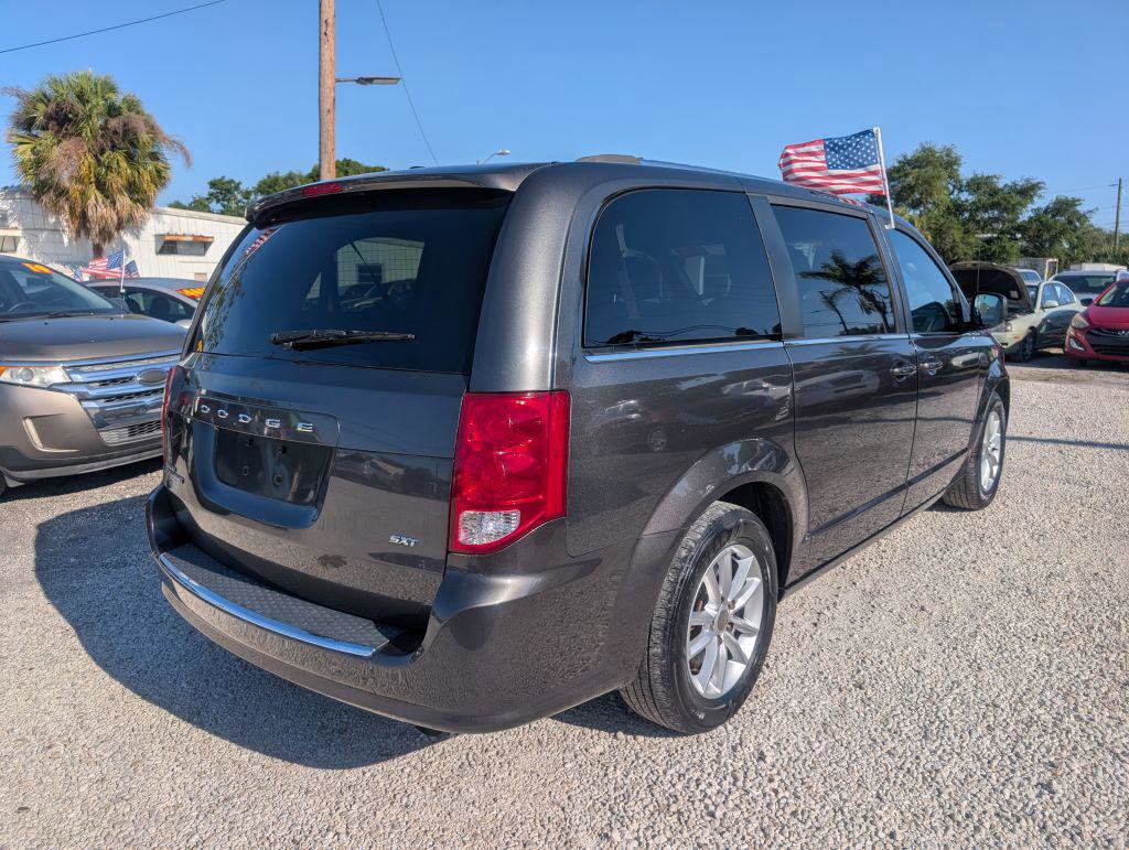 Used 2018 Dodge Grand Caravan SXT image 7