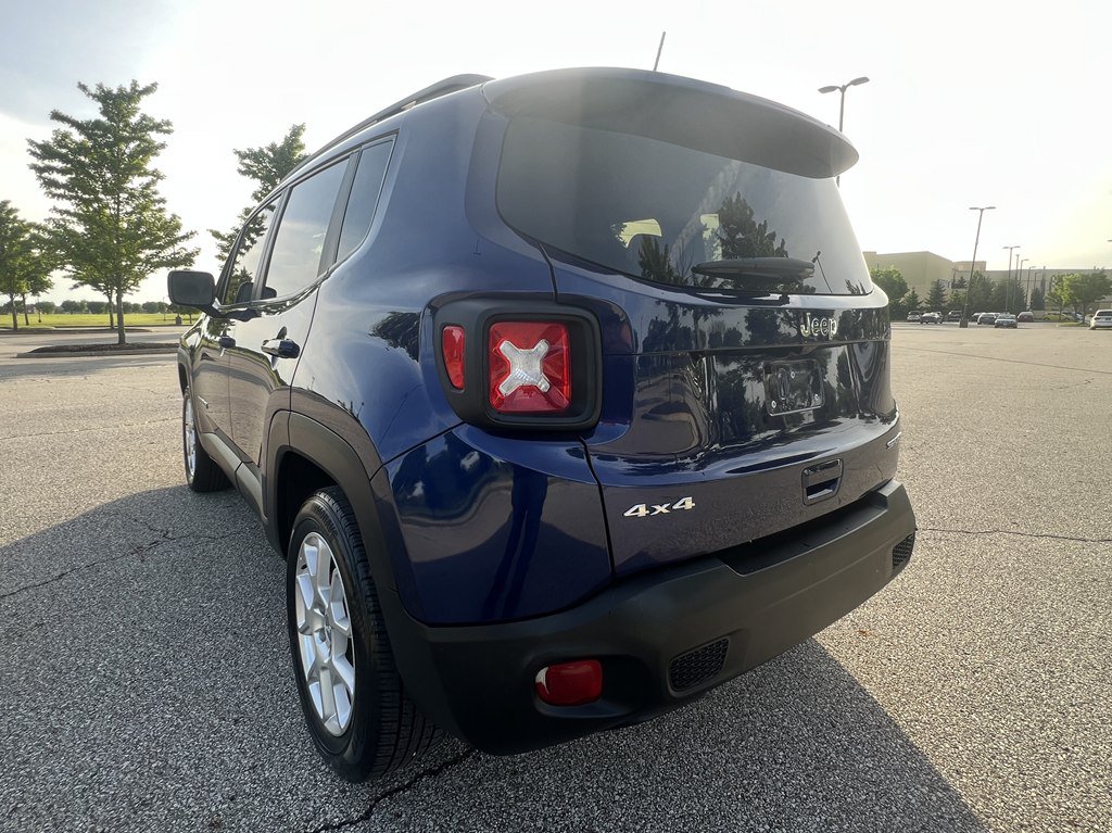 Used 2019 Jeep Renegade Sport w/ Sport Appearance Group AWD/4WD image 3