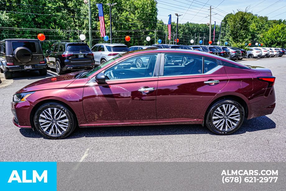 Used 2025 Nissan Altima 2.5 SV FWD image 6