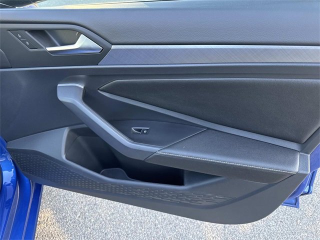 Used 2023 Volkswagen Jetta SE w/ Panoramic Sunroof Package image 27